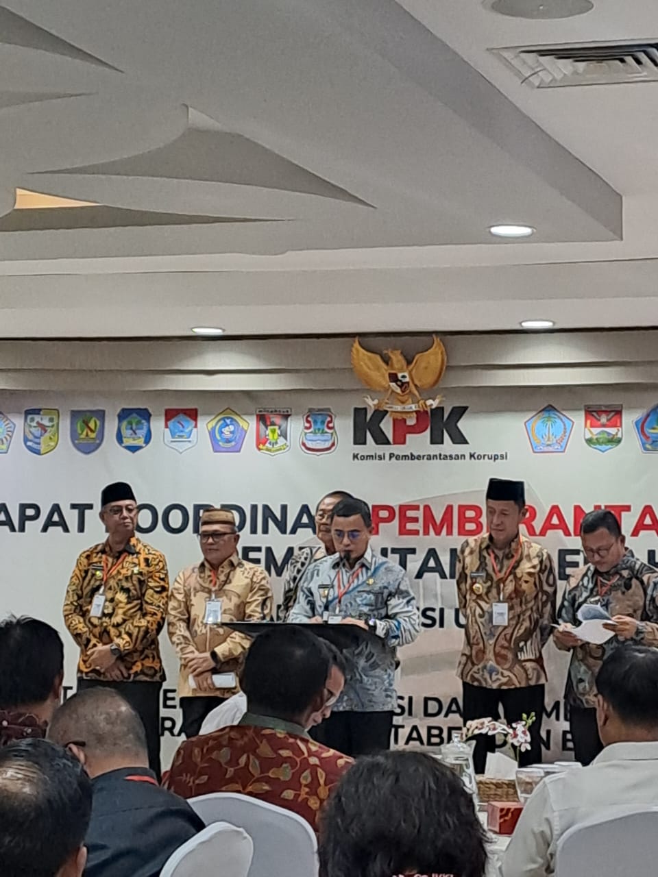 gambar berita